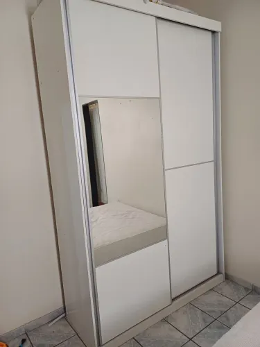 Guarda roupa porta de correr