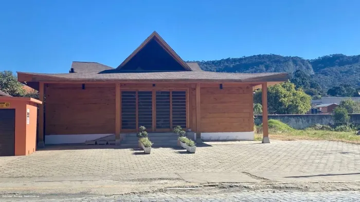 Casa comercial com 1.250 m² no Centro de Urubici