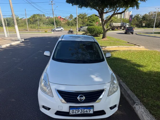 Nissan Versa SL 1.6 16V Flex Fuel 4P Mec. 2014