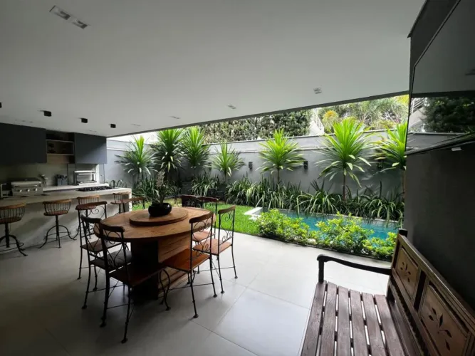 Linda casa no Condomínio Pitangueiras | É aqui na Imobiliária Rosa e Rangel