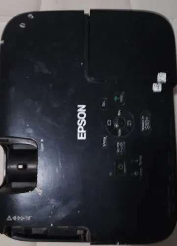 Vendo projetor Epson s10+  para tirar peças 