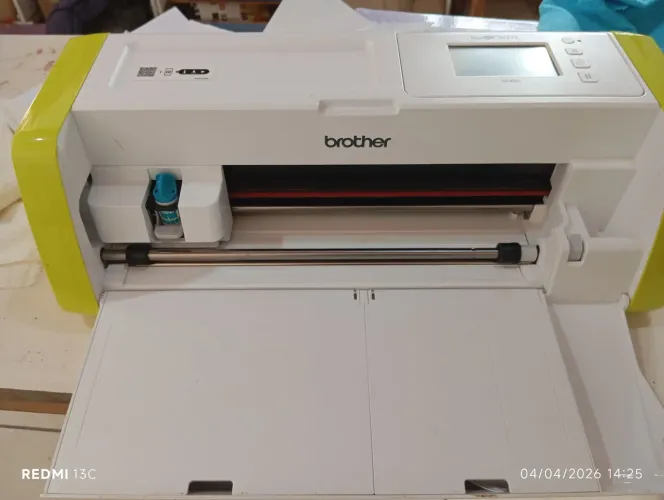 Máquina de corte brother