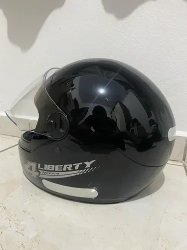 Vendo capacete, usado apenas uma vez