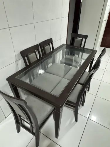 Mesa de vidro de 6 lugares, madeira pura !!