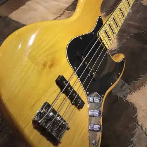 Baixo Fender Squier Vintage Modified Jazz Bass Natural