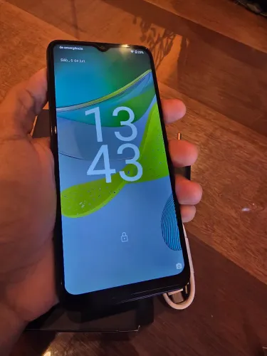 Celular motorola e13 64gb
