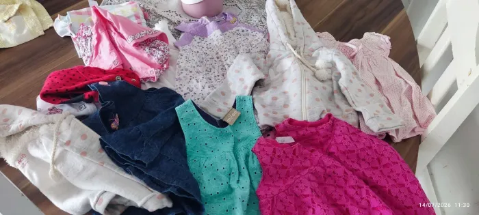 Roupas usadas bebê 2 meses menina, doação.