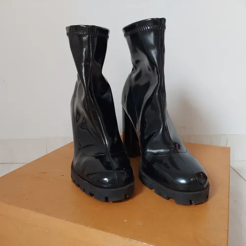 bota preta arezzo 39