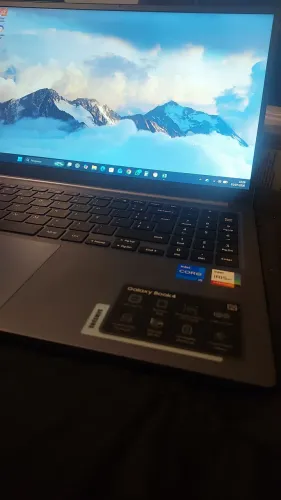 Galaxy book 4 i5 8gb 512ssd