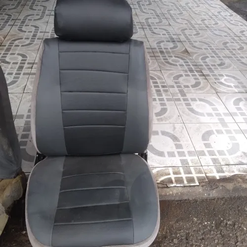 1 banco de motorista .( uno 4 portas ou pra fiorino.