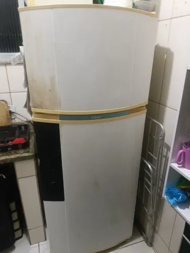 Geladeira modelo antigo ( funciona perfeitamente) aceito oferta