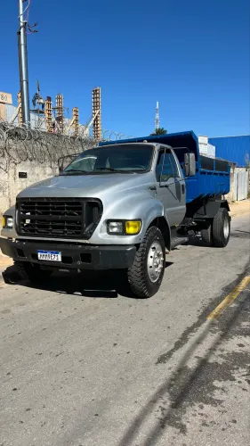 Ford F12000 Pitbull 210cv