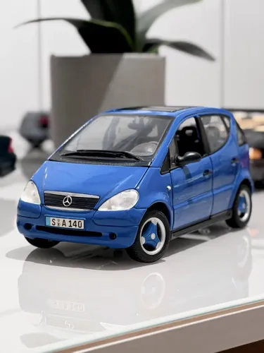 Miniatura Mercedes classe a 1:18