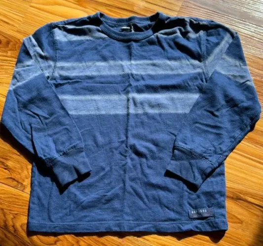 Camiseta GAP tamanho 6 anos importada (Desapego)