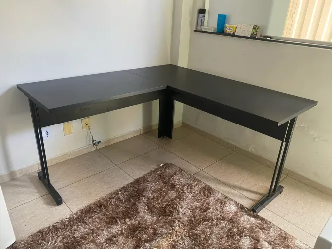 Vendo Mesa de Escritório em L - Preta