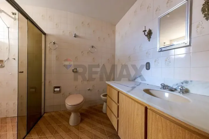 De R$ 360 MIL por apenas R$ 300 MIL Imóvel com Potencial Residencial e Comercial na Rua G