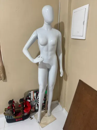 Manequim Feminino