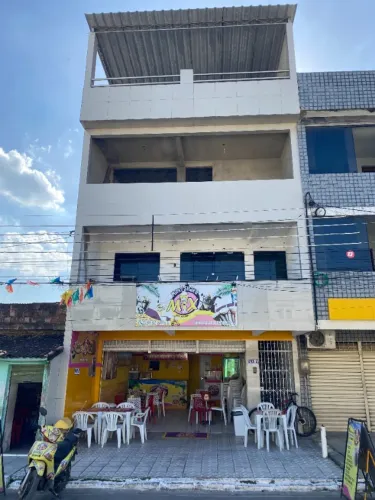 CASA 3 ANDARES NO CENTRO DE GAMELEIRA
