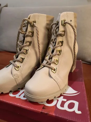 Bota Dakota Bege Claro - Nº 36 