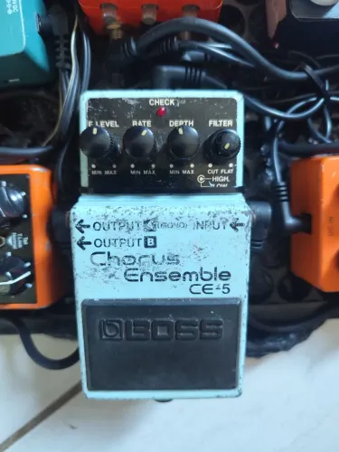 Pedal Chorus CE-5 Boss