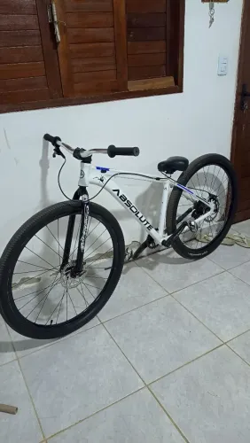 Bicicleta aro 29 semi nova
