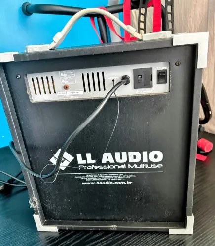 Caixa de som profissional 