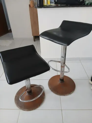 Banquetas rotatórias com regulador de altura