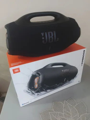 JBL Bombox 4