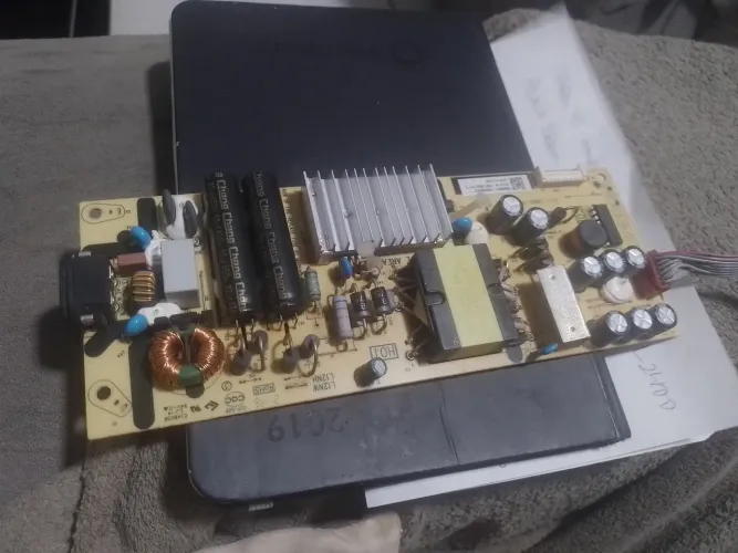 Fonte da tv semp tcl 50rk8500