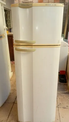 Geladeira Eletrolux 330 litros funcionando tudo garantia entrego,ver descrição