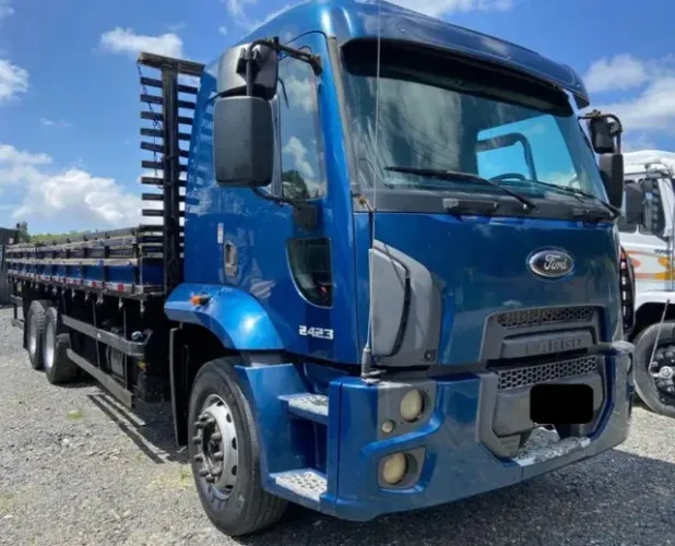 Ford Cargo 2423 2015 6x2 unico dono