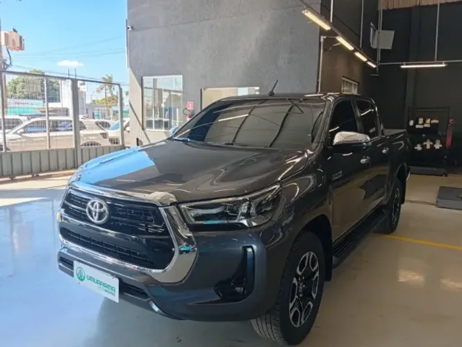 Toyota Hilux CD SRV 4X4 2.8 TDI Diesel Aut. 2025