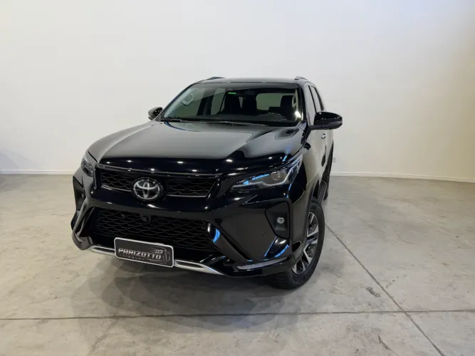 Toyota Hilux SW4 SRX Plat. 4X4 2.8 TB Die. Aut. 2024
