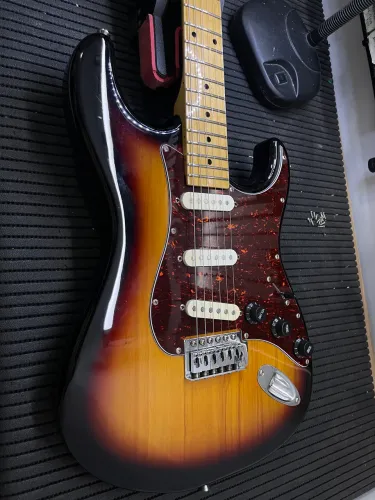 Guitarra Tagima 530
