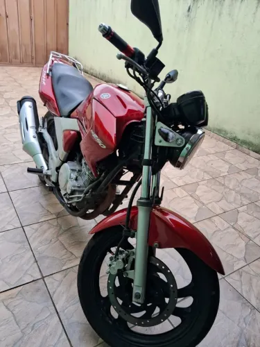 Vendo fazer 250 moto muito boa valor 9000.00