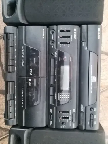 Vendo micro system antigo da marca charpe * )