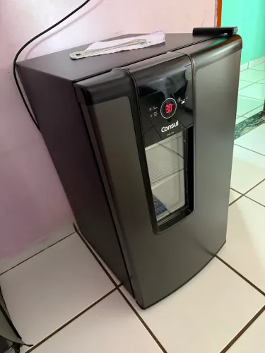 Vendo cervejeira consul 82litros