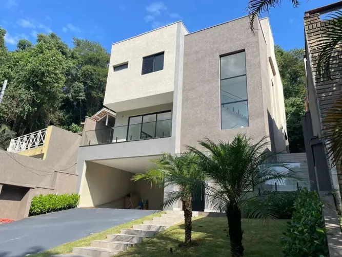 Casa à venda no Cond. Vila Verde Granja Viana