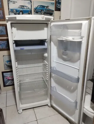 Geladeira Consul degelo seco 320 L entrego ler anúncio 