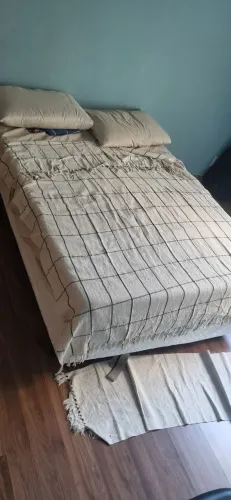 Cama box com colchão Emma apenas 1ano e meio de uso