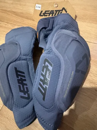 Joelheira Leatt Enduro tamanho M