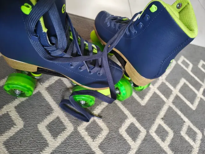 Patins + jogo de rodinhas extra