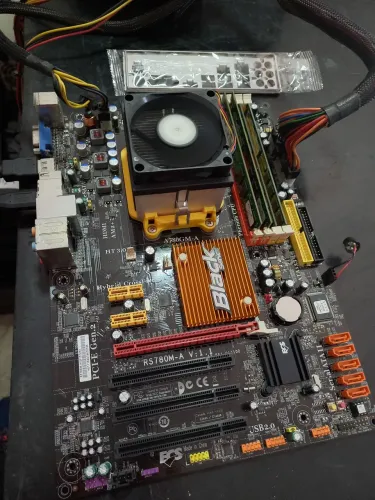 Kit AMD Phenom X4 9650 com 8GB DDR2 800 MHz Kingston (4x2GB)