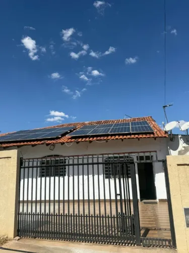 Alugo casa em condomínio fechado no Guara Park
