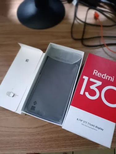Xiaomi redmi 13C semi novo !