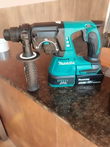 Martelete Makita DHR242 18V LXT (Motor Brushless) - Muito Conservado