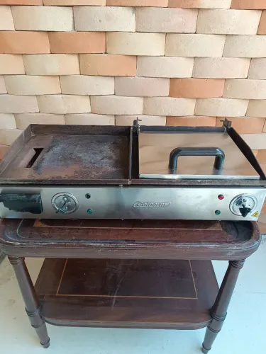 Chapa lanches elétrica grill com prensa 70x30 Cotherm