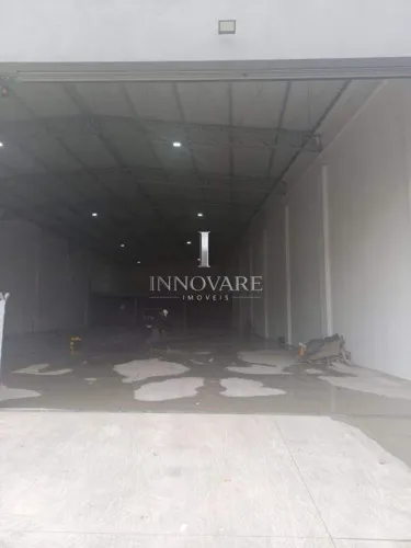 Maravilhoso Galpão com 1.100 m²