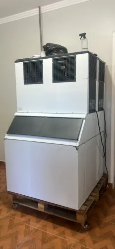 Máquina de Gelo Everest