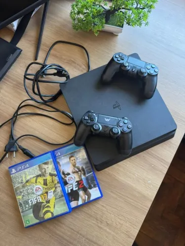  PS4 Slim + 2 jogos + 2 controles ORIGINAL | Ipanema - RJ |